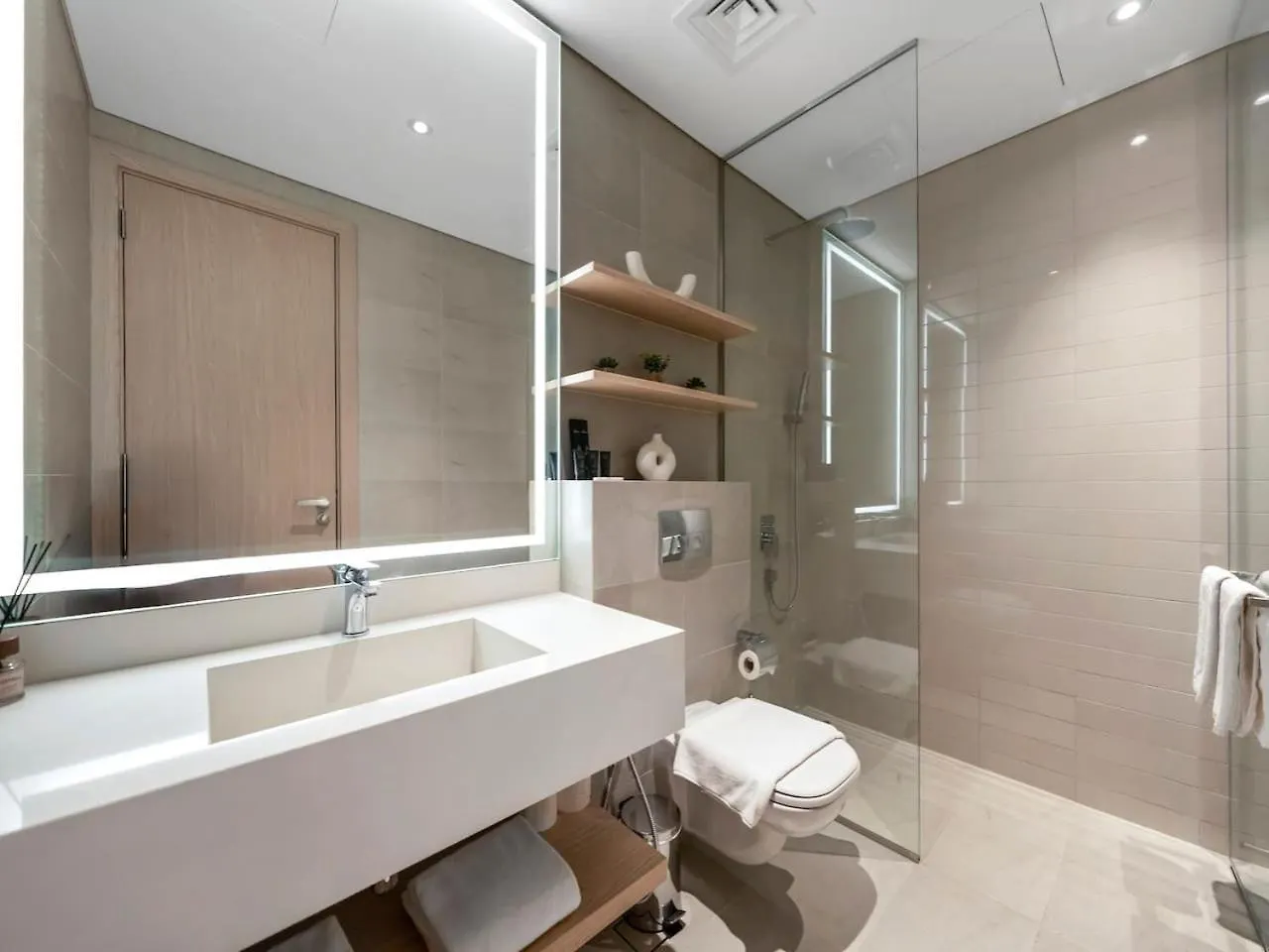 アパート ドバイBrand New Luxurious 2 Bed In Jvc With Padel Courtアパートメント アラブ首長国連邦