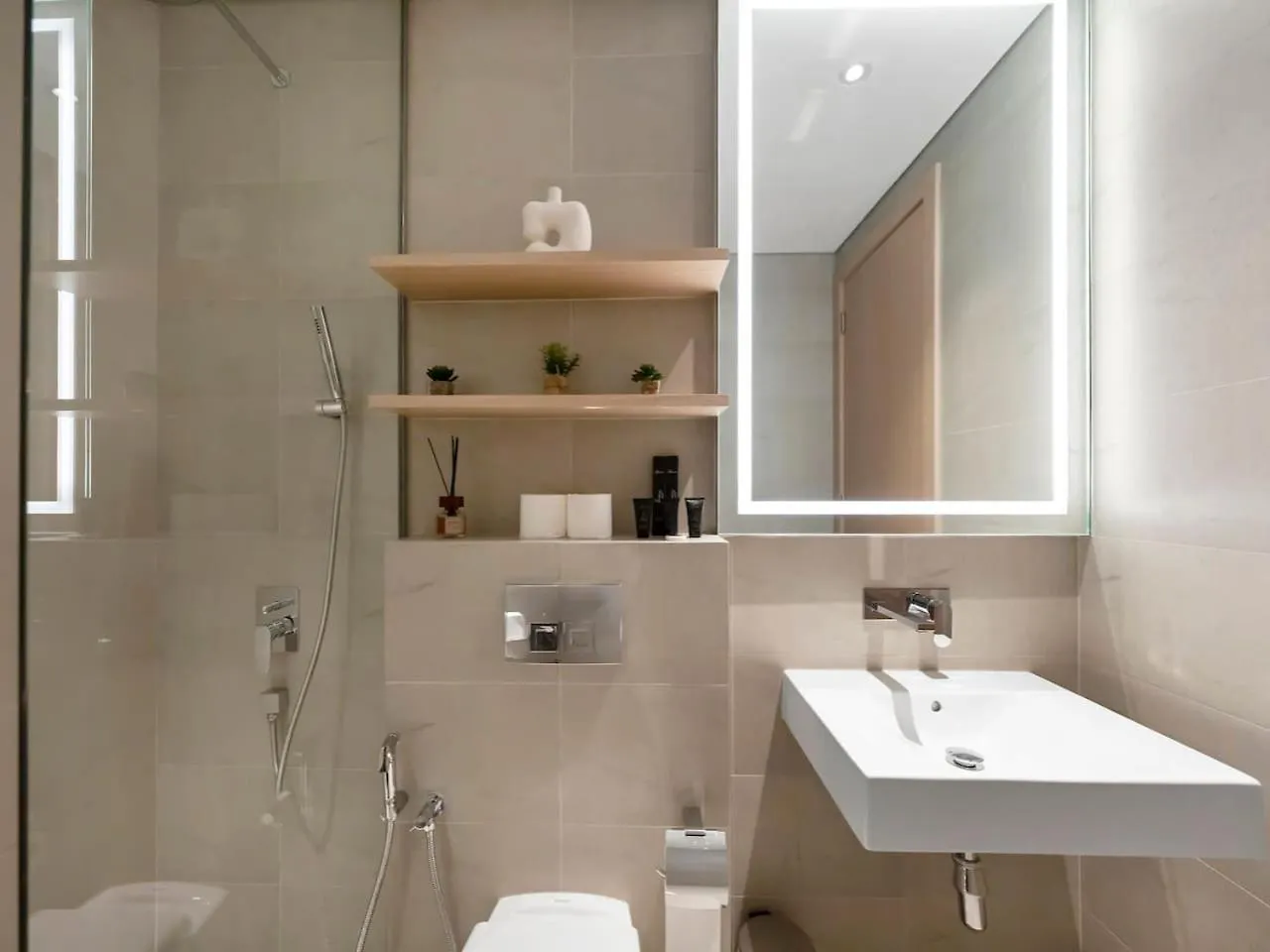 ドバイBrand New Luxurious 2 Bed In Jvc With Padel Courtアパートメント ドバイ