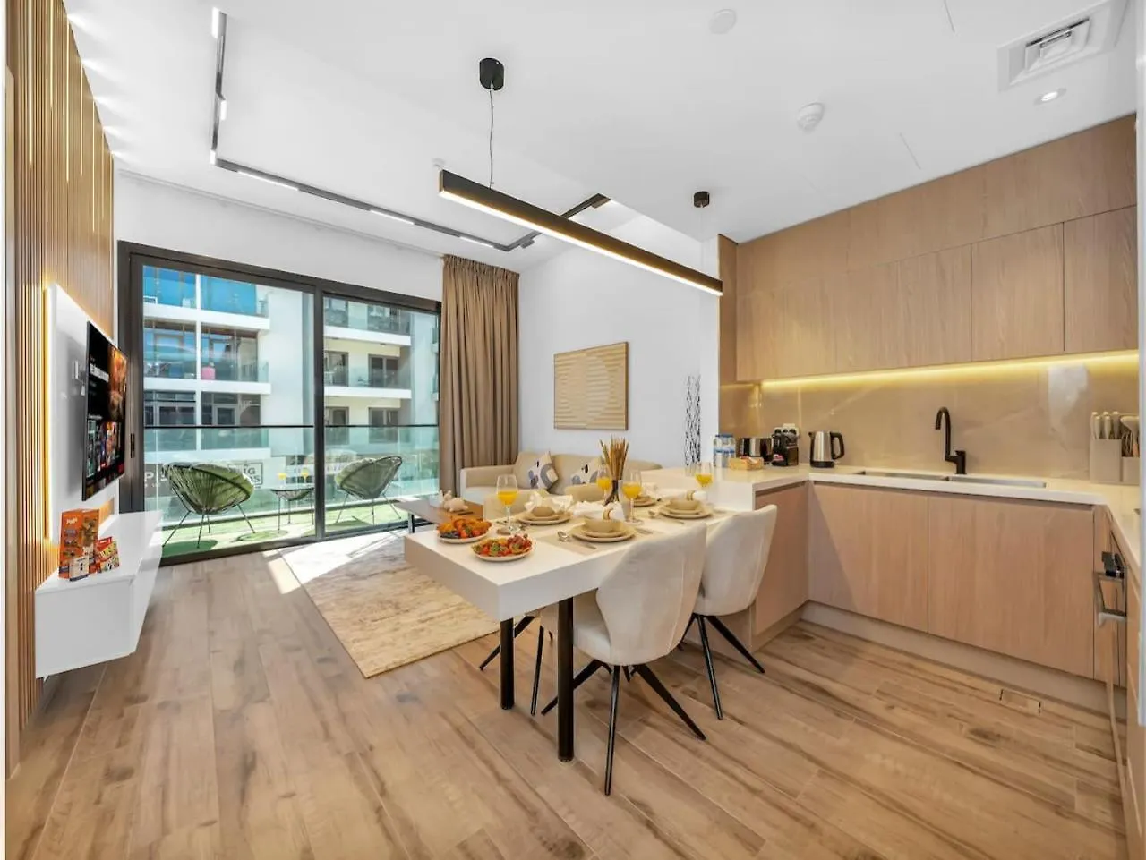 ドバイBrand New Luxurious 2 Bed In Jvc With Padel Courtアパートメント