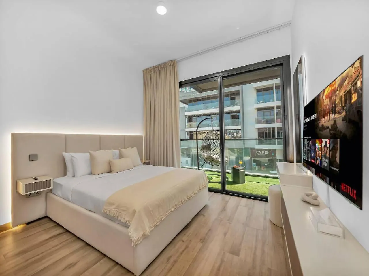 ドバイBrand New Luxurious 2 Bed In Jvc With Padel Courtアパートメント